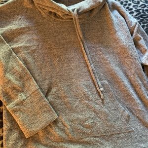 ©️ 3/20 Sonoma // heathered gray boatneck sweater